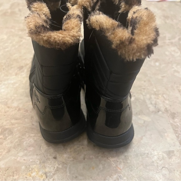 Totes Quilted Faux Fur Double Zipper Quilted Snow Boots Women’s Size 10M - Picture 3 of 9